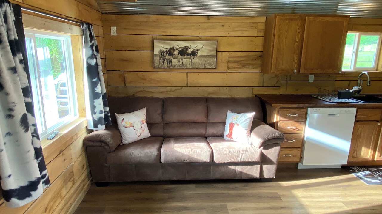 Photo of Livingroom in Cook Station