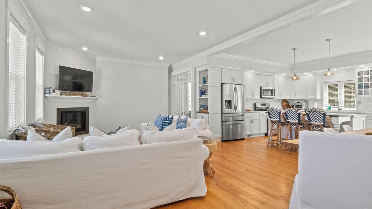 Photo of Livingroom in Popponesset