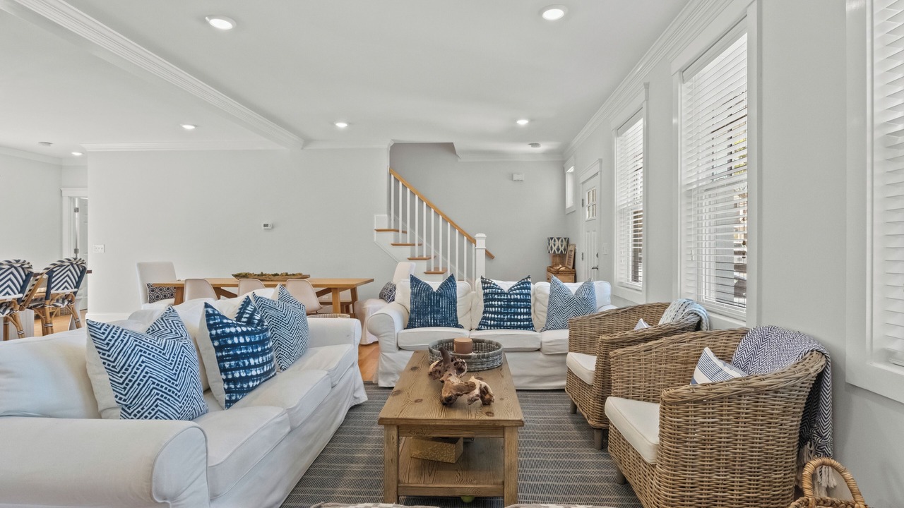 Photo of Livingroom in Popponesset