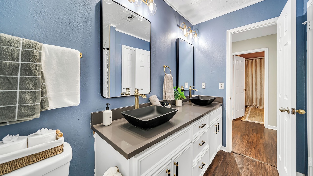 Photo of Bathroom in South Shore Harbour