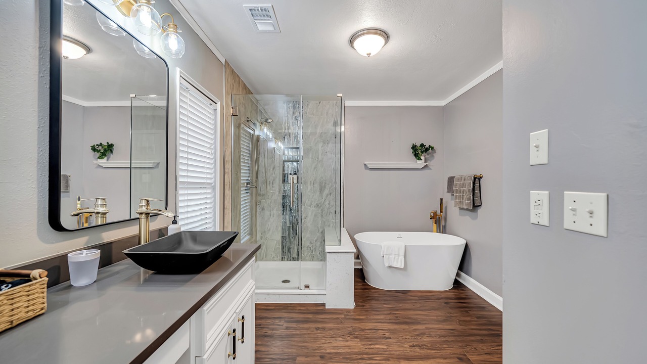 Photo of Bathroom in South Shore Harbour