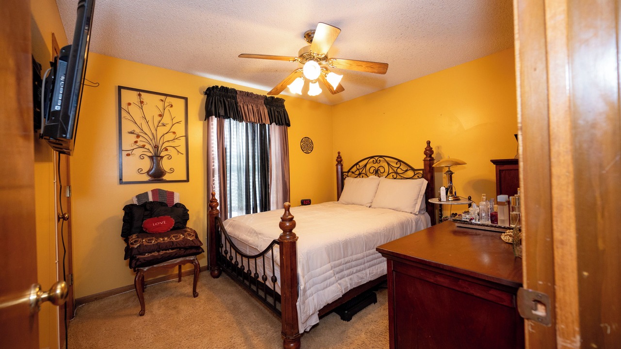 Photo of Bedroom in South Kansas City