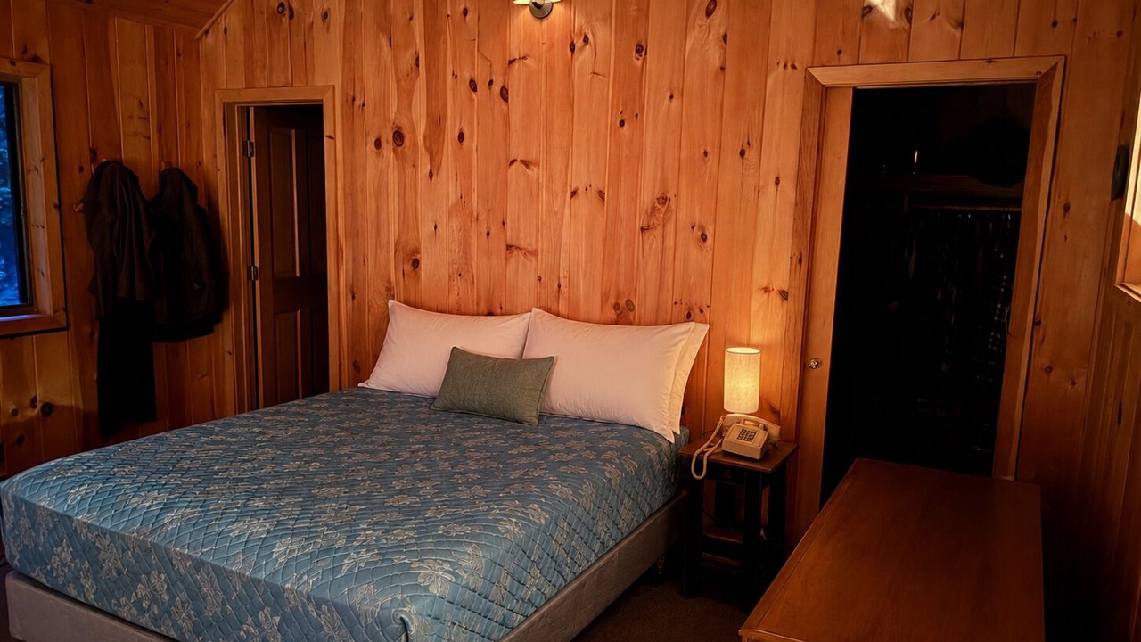 Photo of Bedroom in Long Lake