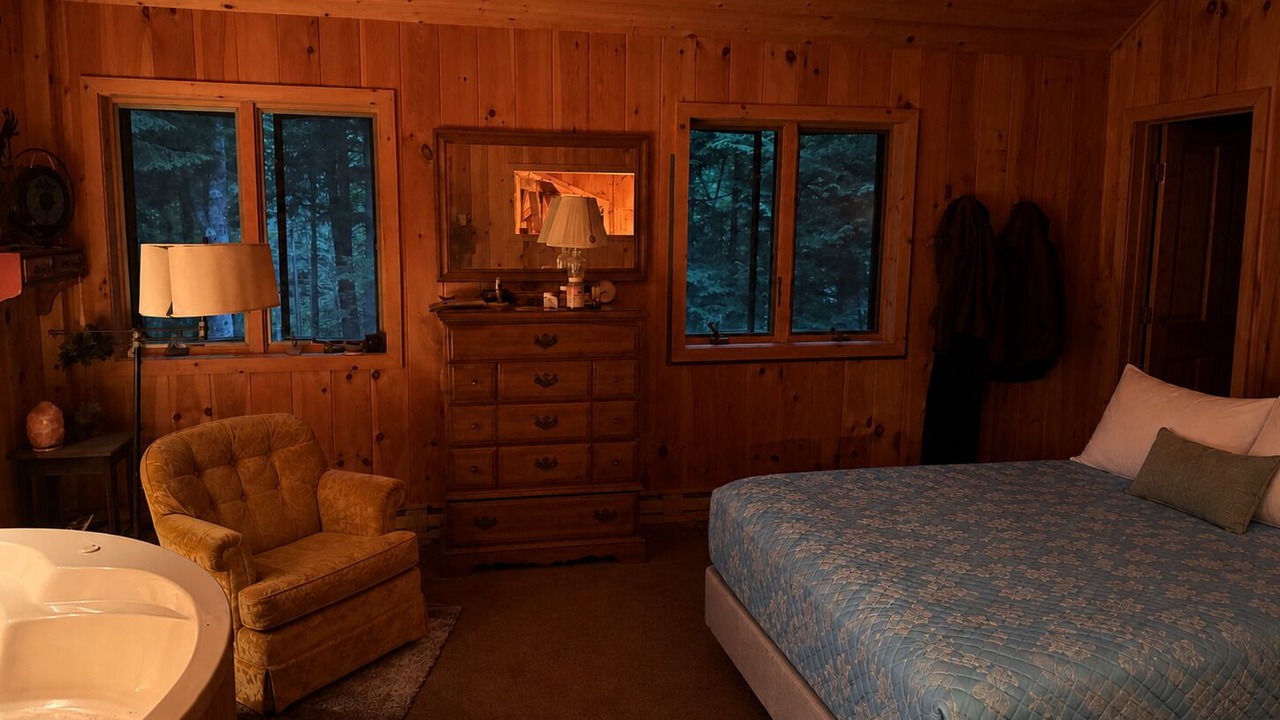 Photo of Bedroom in Long Lake