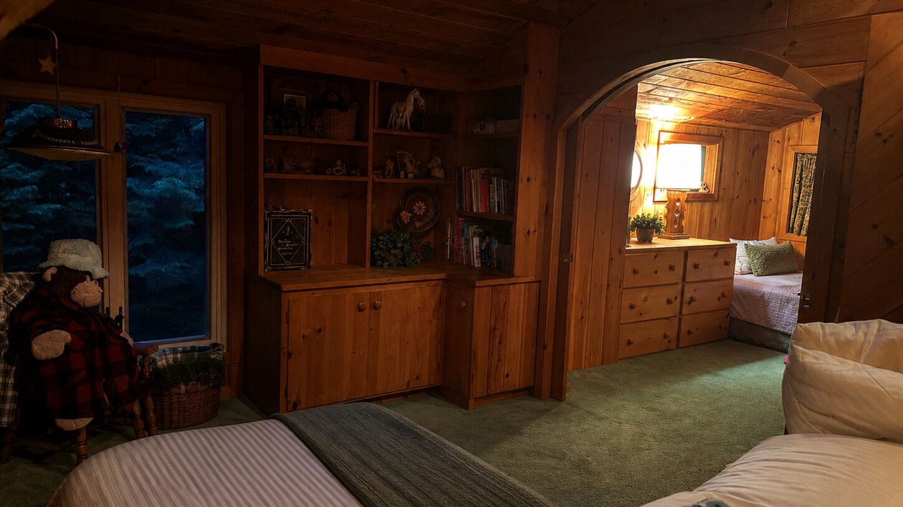 Photo of Bedroom in Long Lake