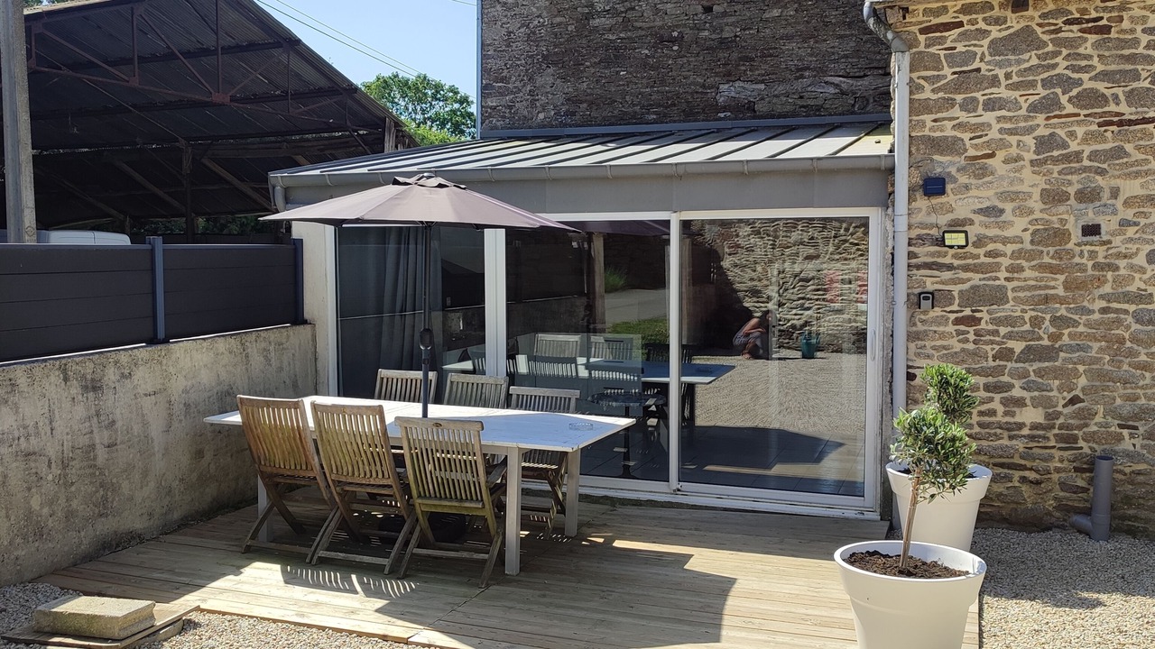 Photo of Outdoor in Trevron