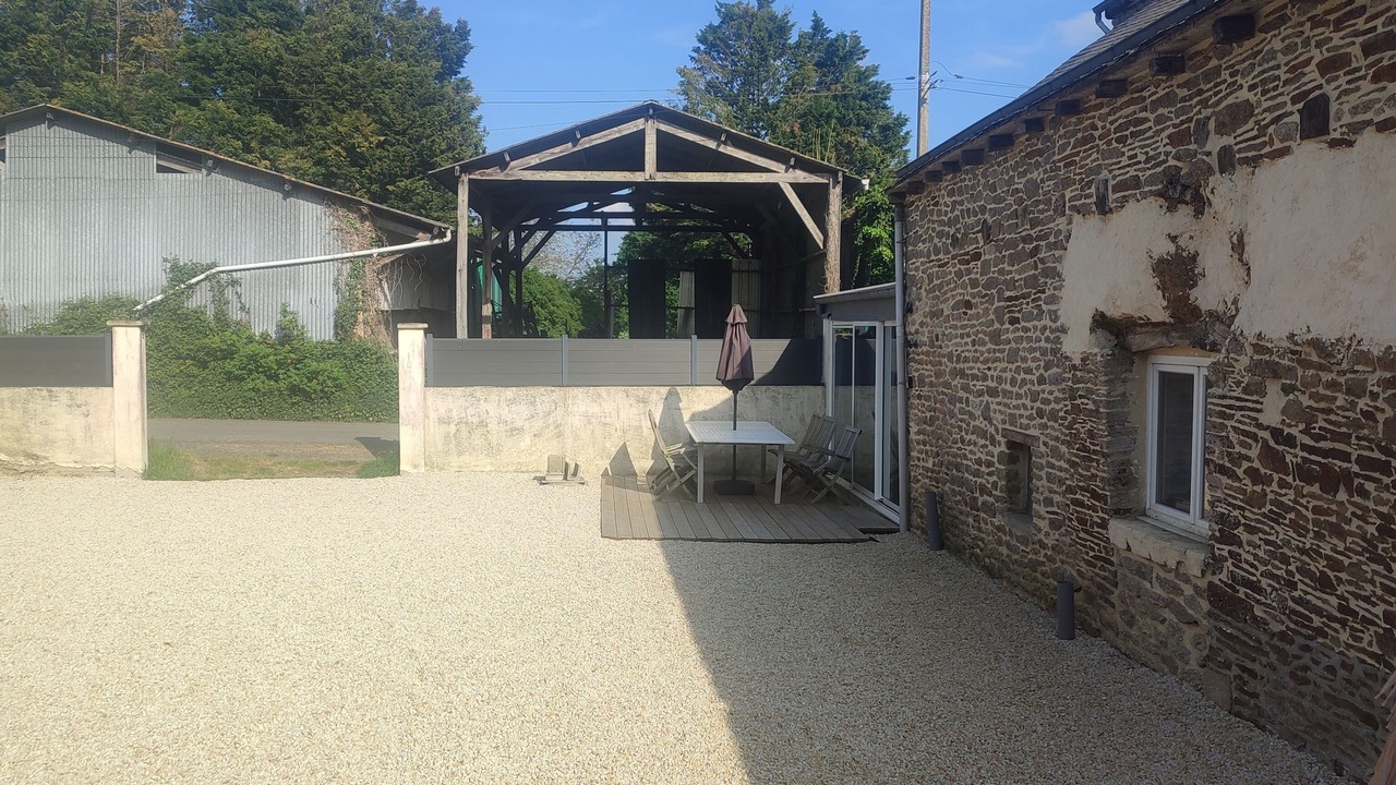 Photo of Outdoor in Trevron