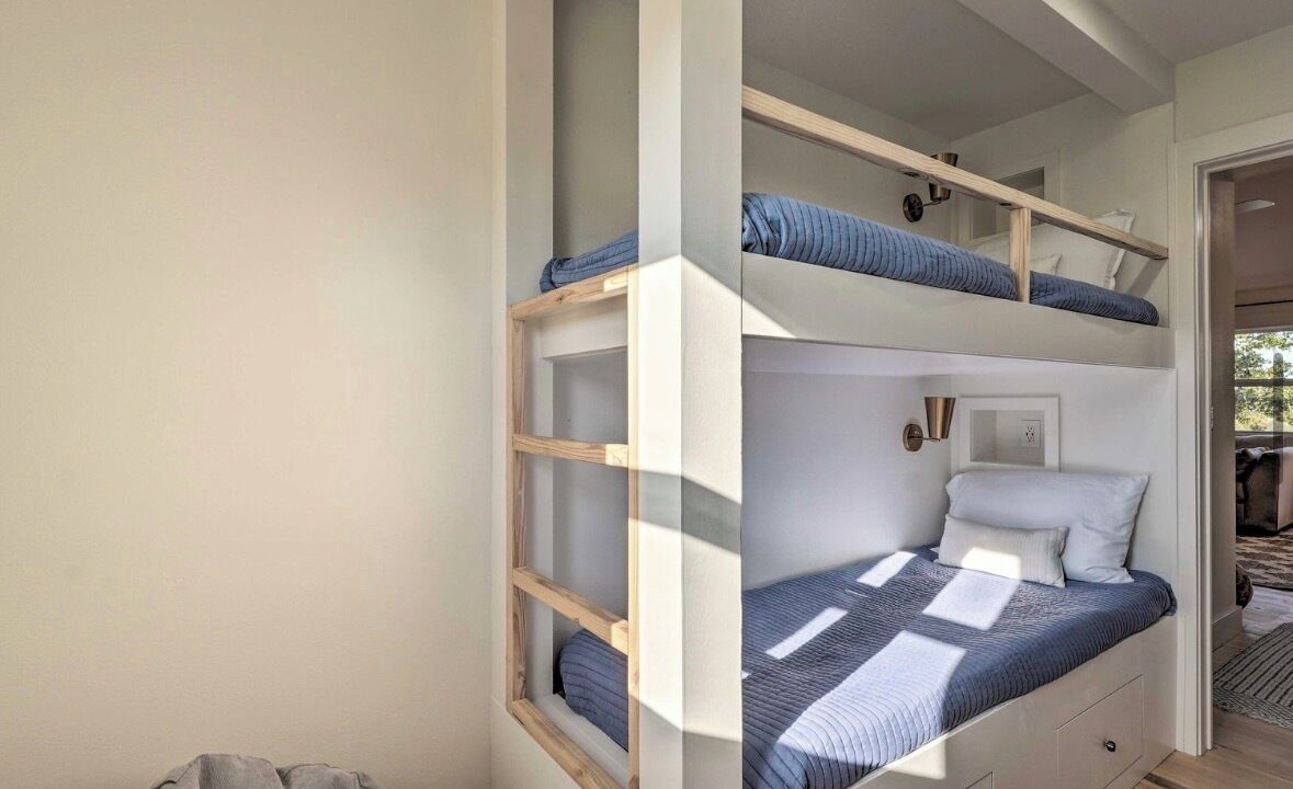 Photo of Bedroom in Eagle Rock