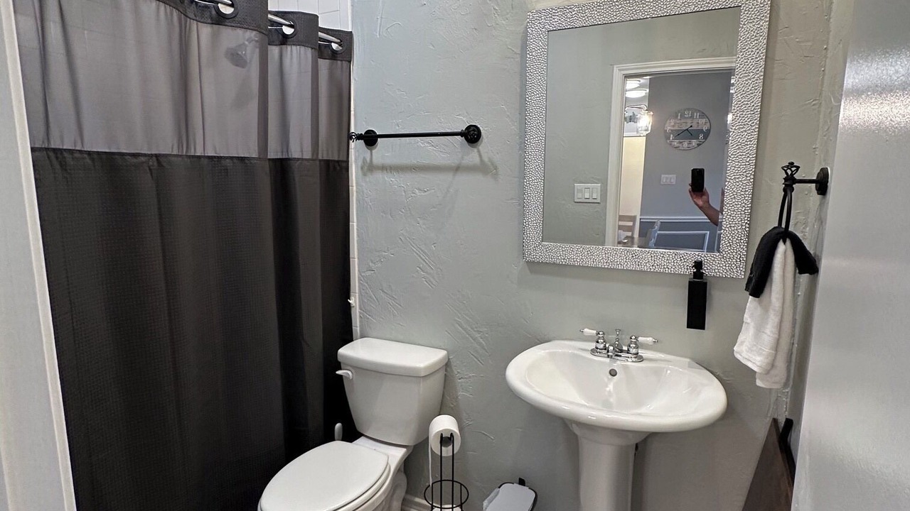Photo of Bathroom in Pottsboro