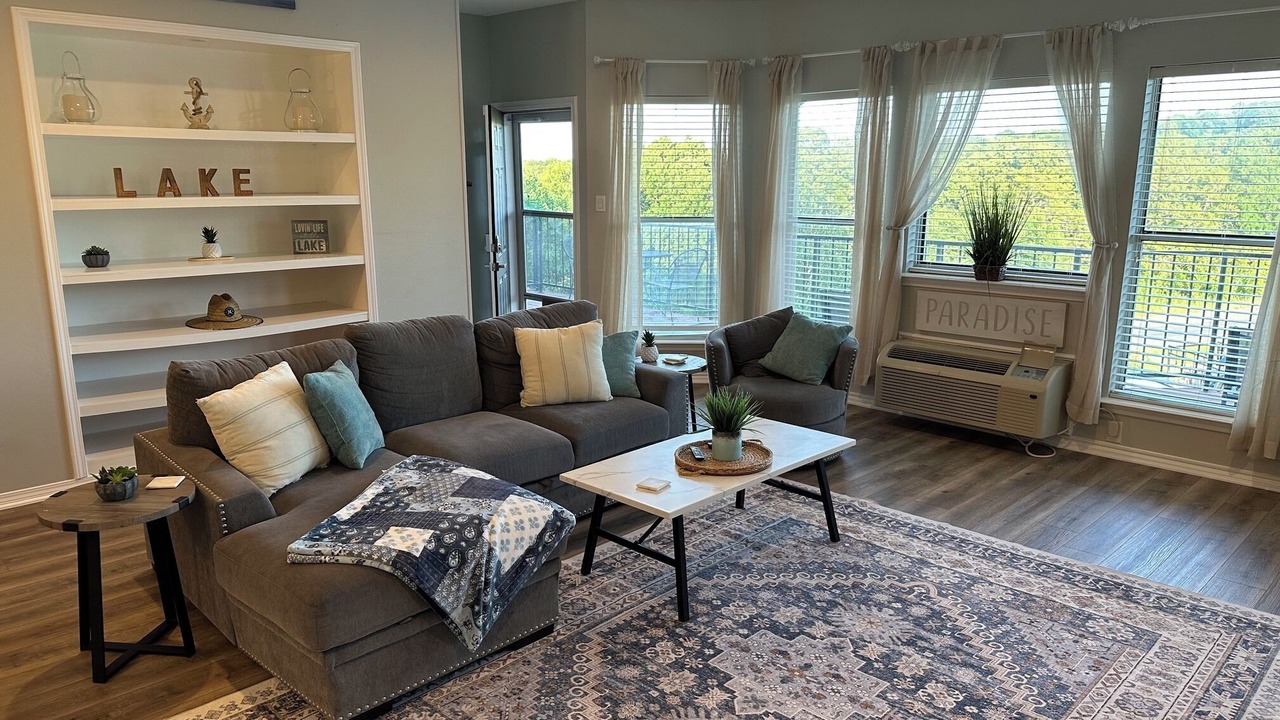 Photo of Livingroom in Pottsboro