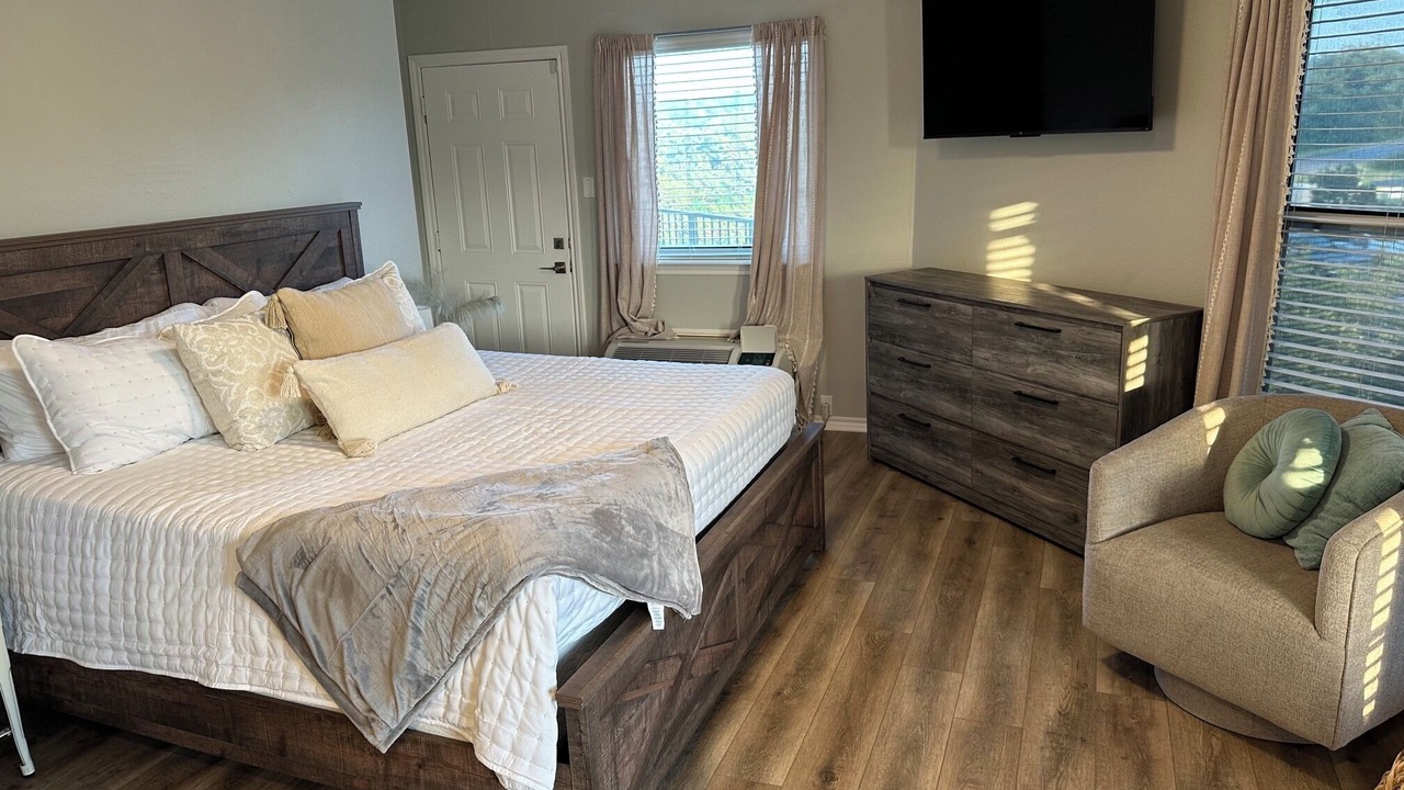Photo of Bedroom in Pottsboro