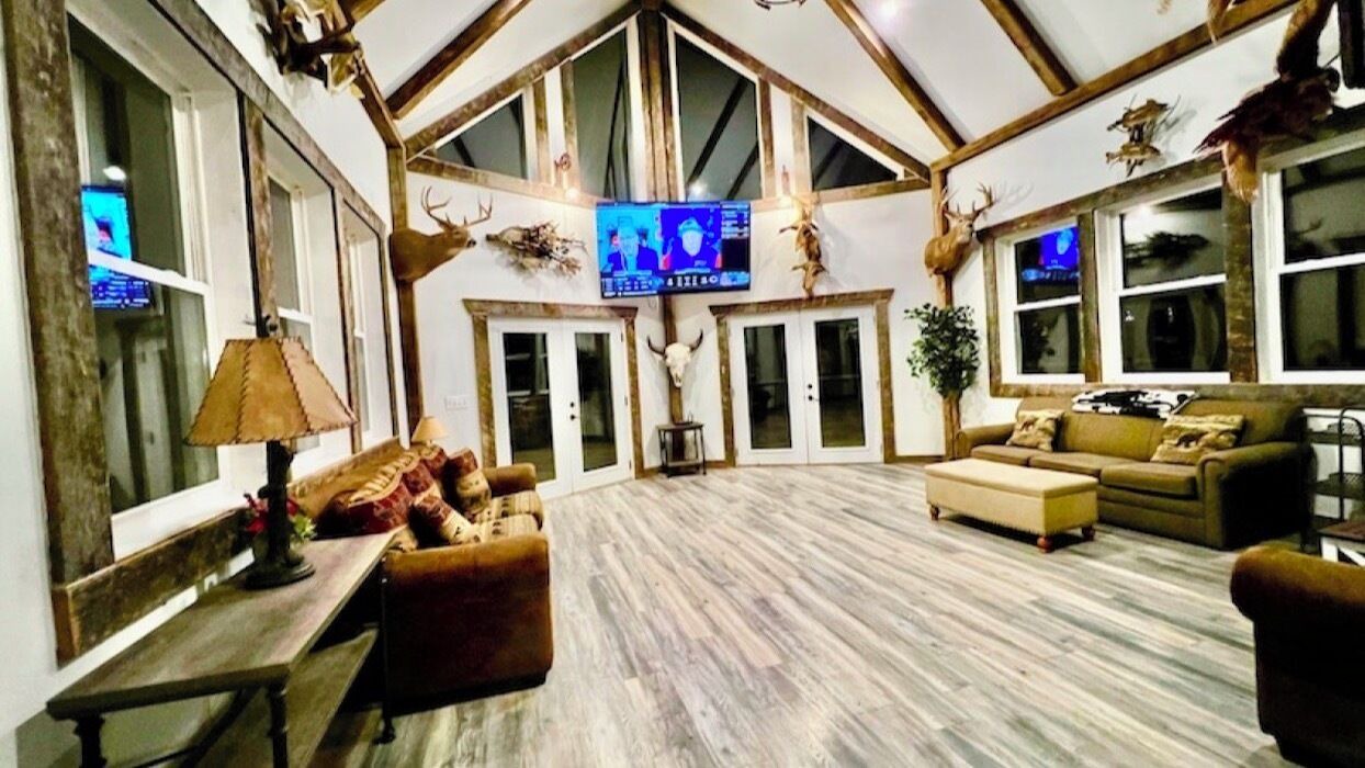 Photo of Livingroom in Lansing