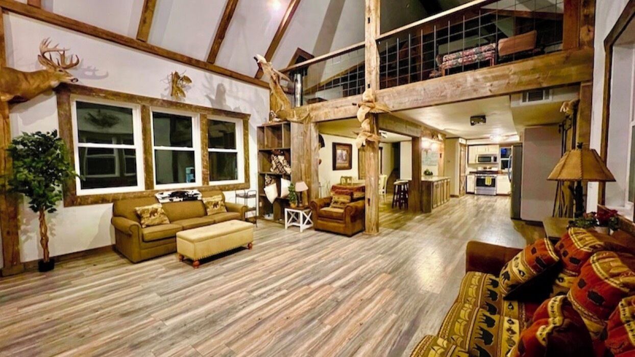 Photo of Livingroom in Lansing