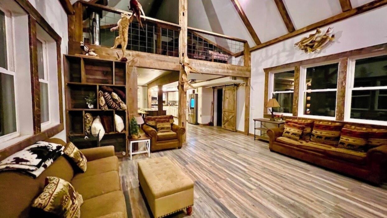 Photo of Livingroom in Lansing