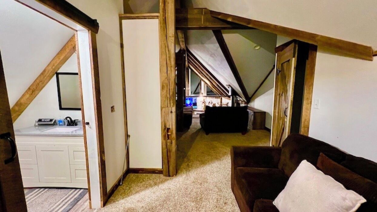 Photo of Livingroom in Lansing