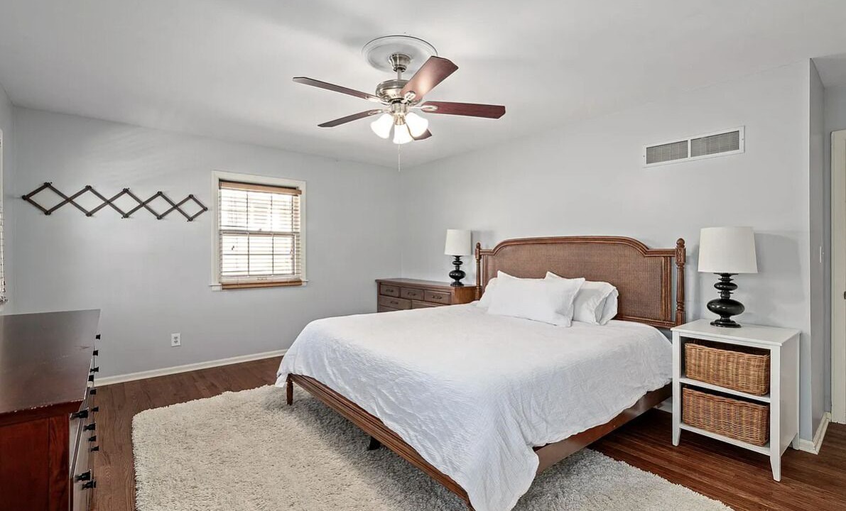 Photo of Bedroom in Ward Parkway