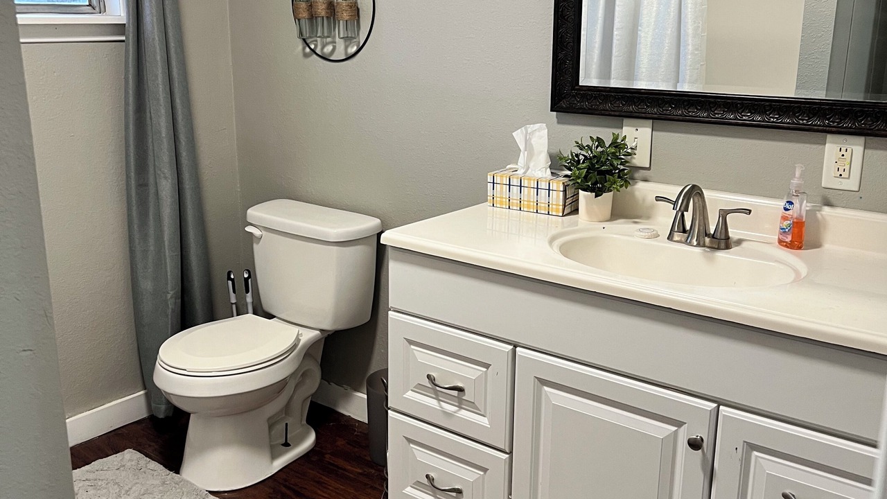 Photo of Bathroom in Shoal Creek Drive
