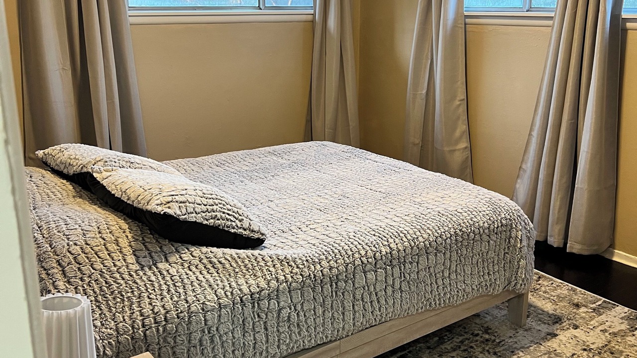 Photo of Bedroom in Shoal Creek Drive