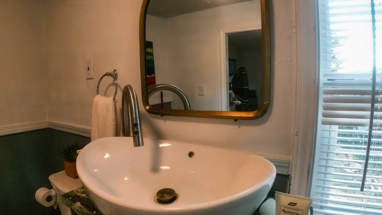 Photo of Bathroom in Handley
