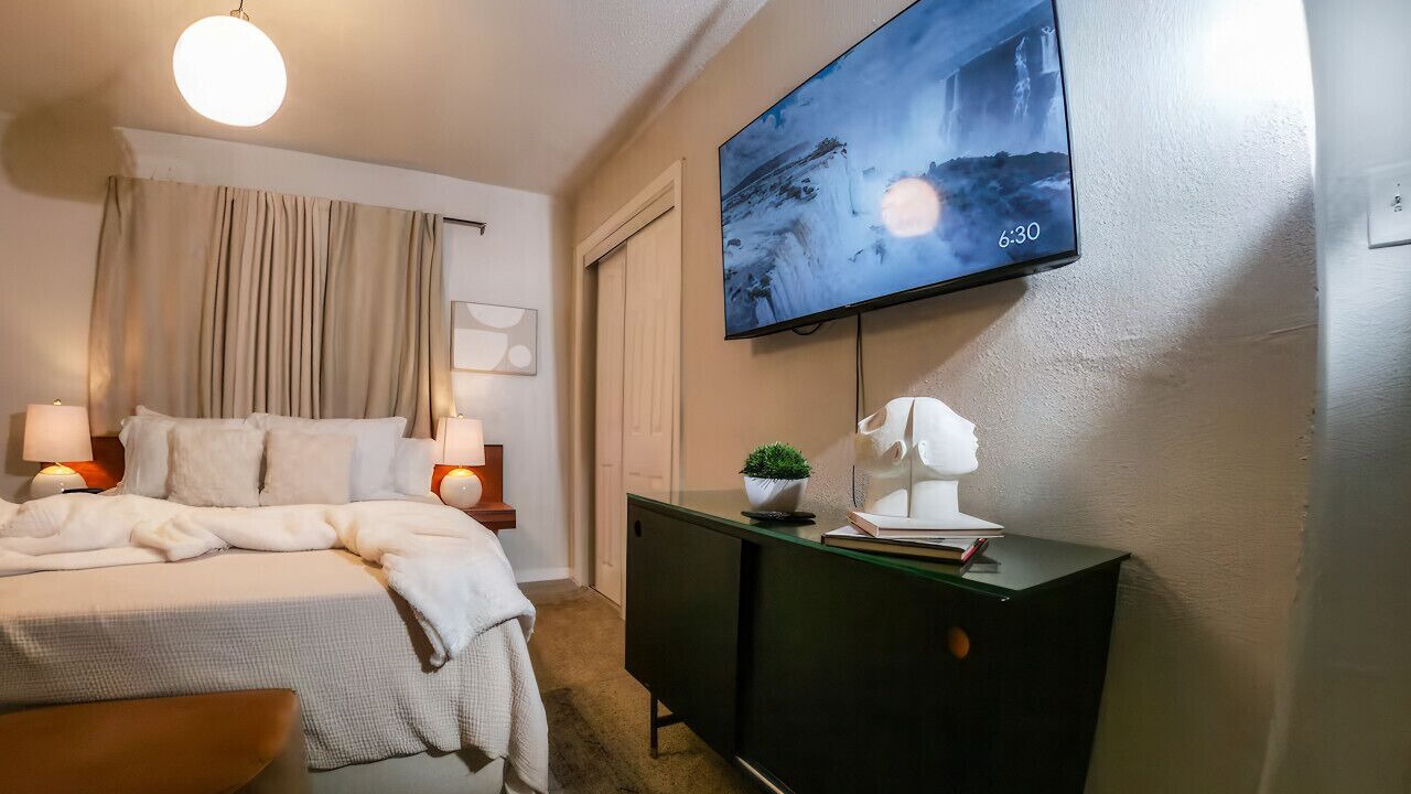 Photo of Bedroom in Handley