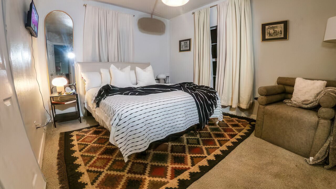Photo of Bedroom in Handley