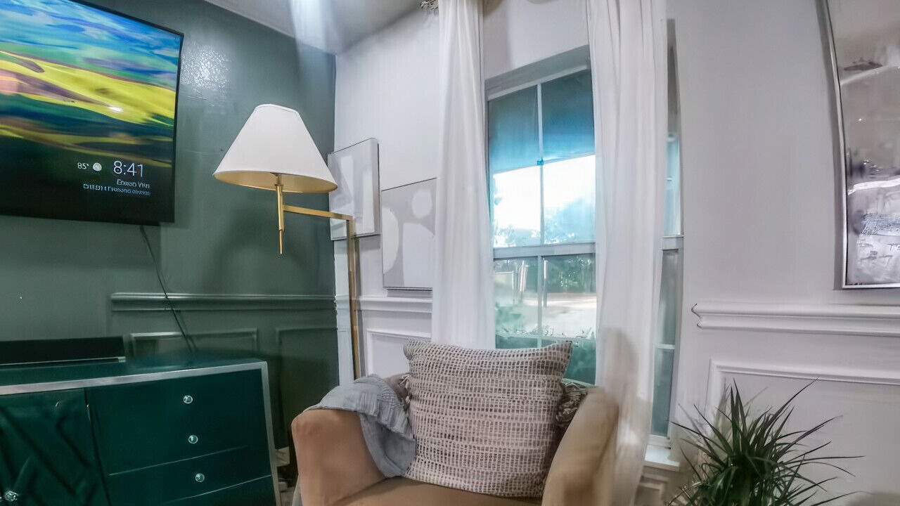 Photo of Livingroom in Handley