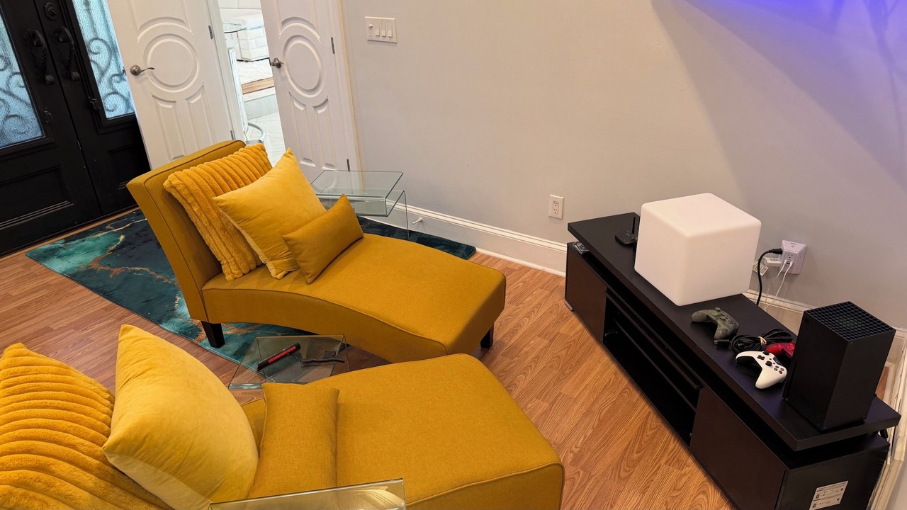 Photo of Livingroom in Cliftondale