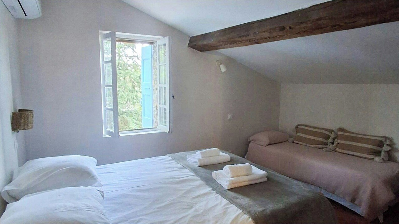 Photo of Bedroom in Roquefort-des-Corbieres