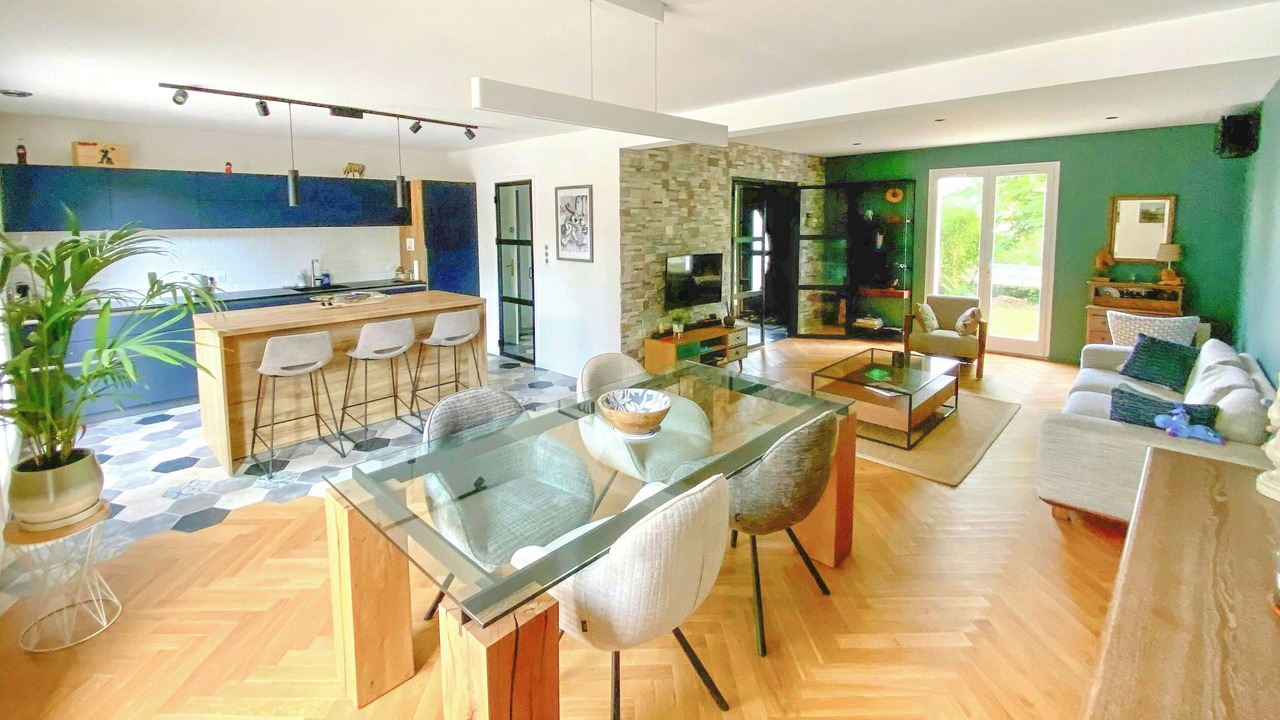Photo of Livingroom in Courteuil