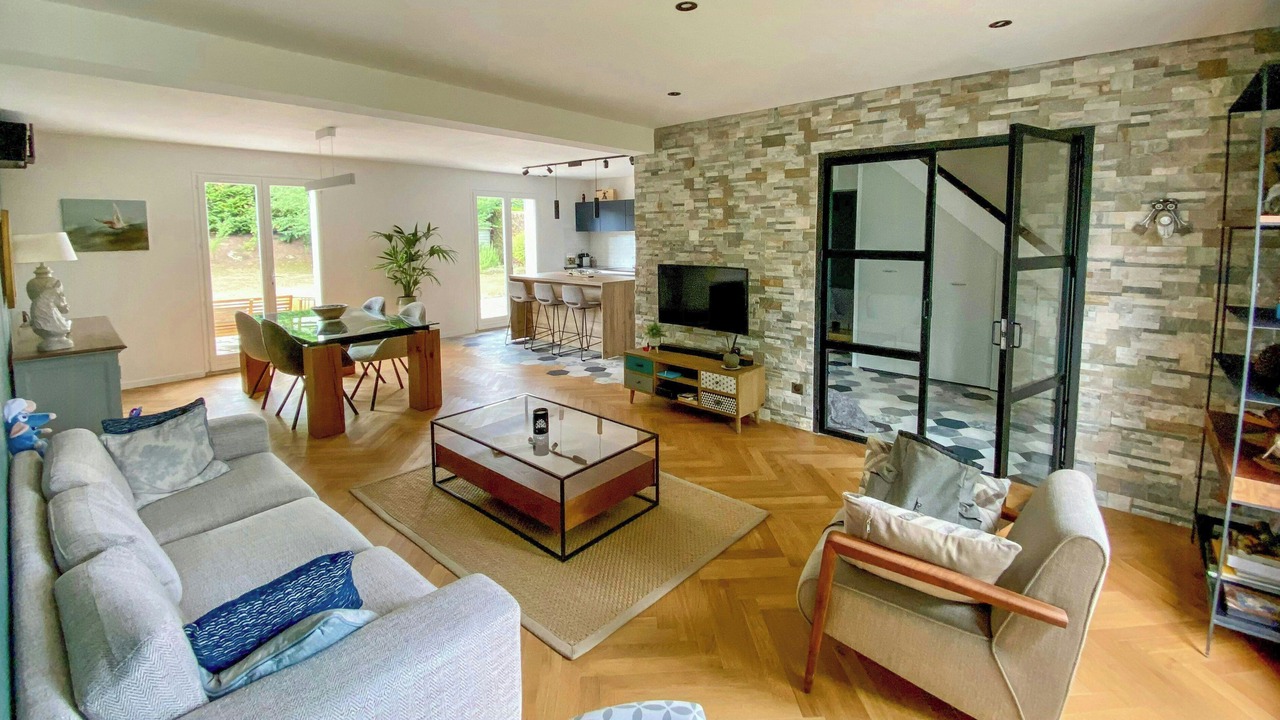 Photo of Livingroom in Courteuil
