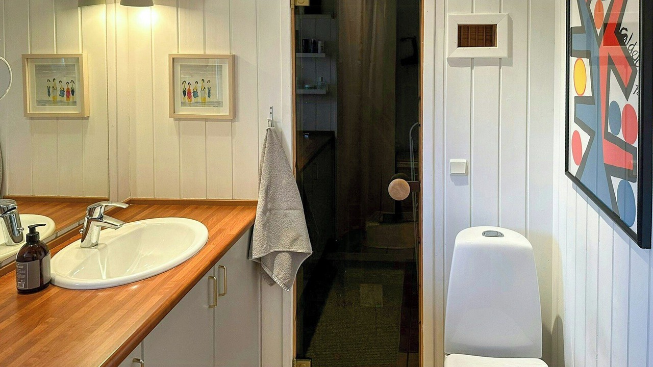 Photo of Bathroom in Melby