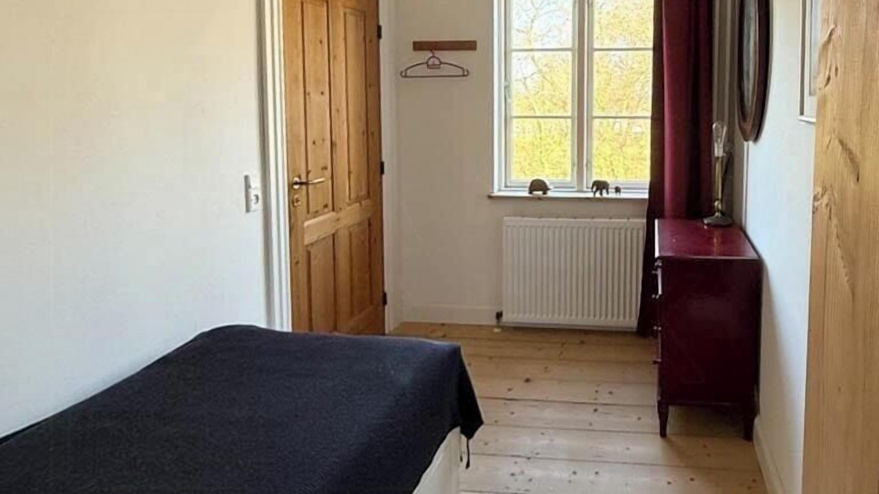 Photo of Bedroom in Listed