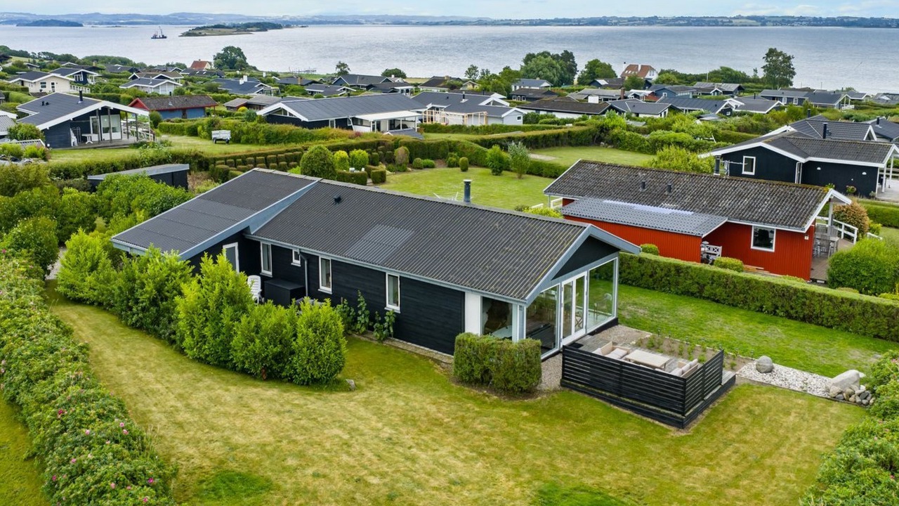 Photo of Others in Helnæs By