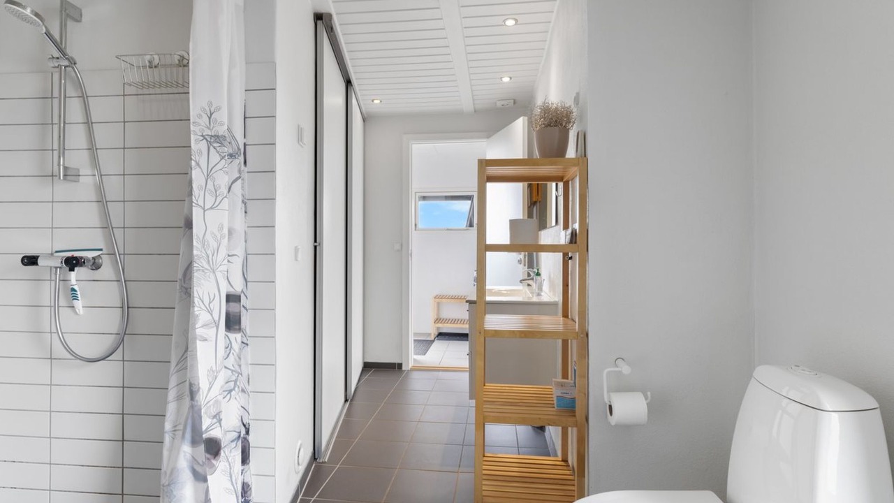 Photo of Bathroom in Helnæs By