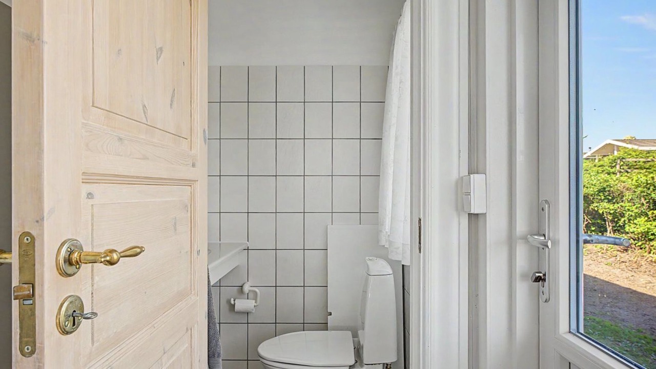 Photo of Bathroom in Helnæs By