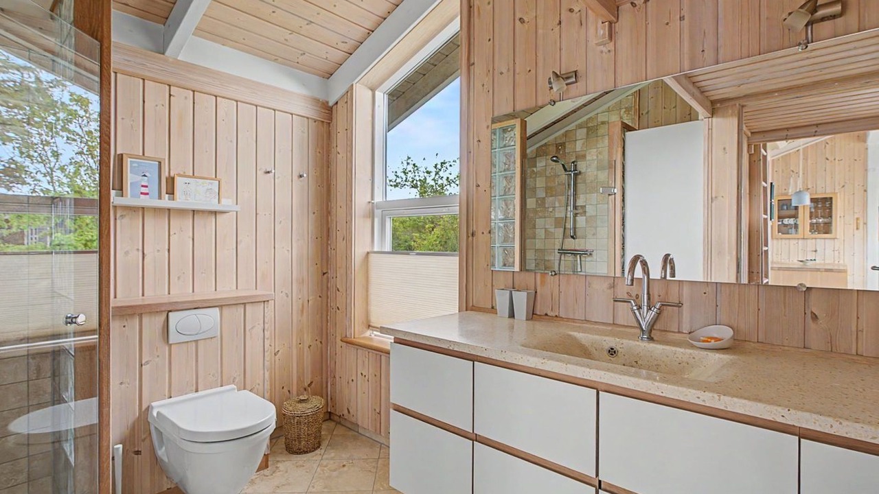 Photo of Bathroom in Helnæs By