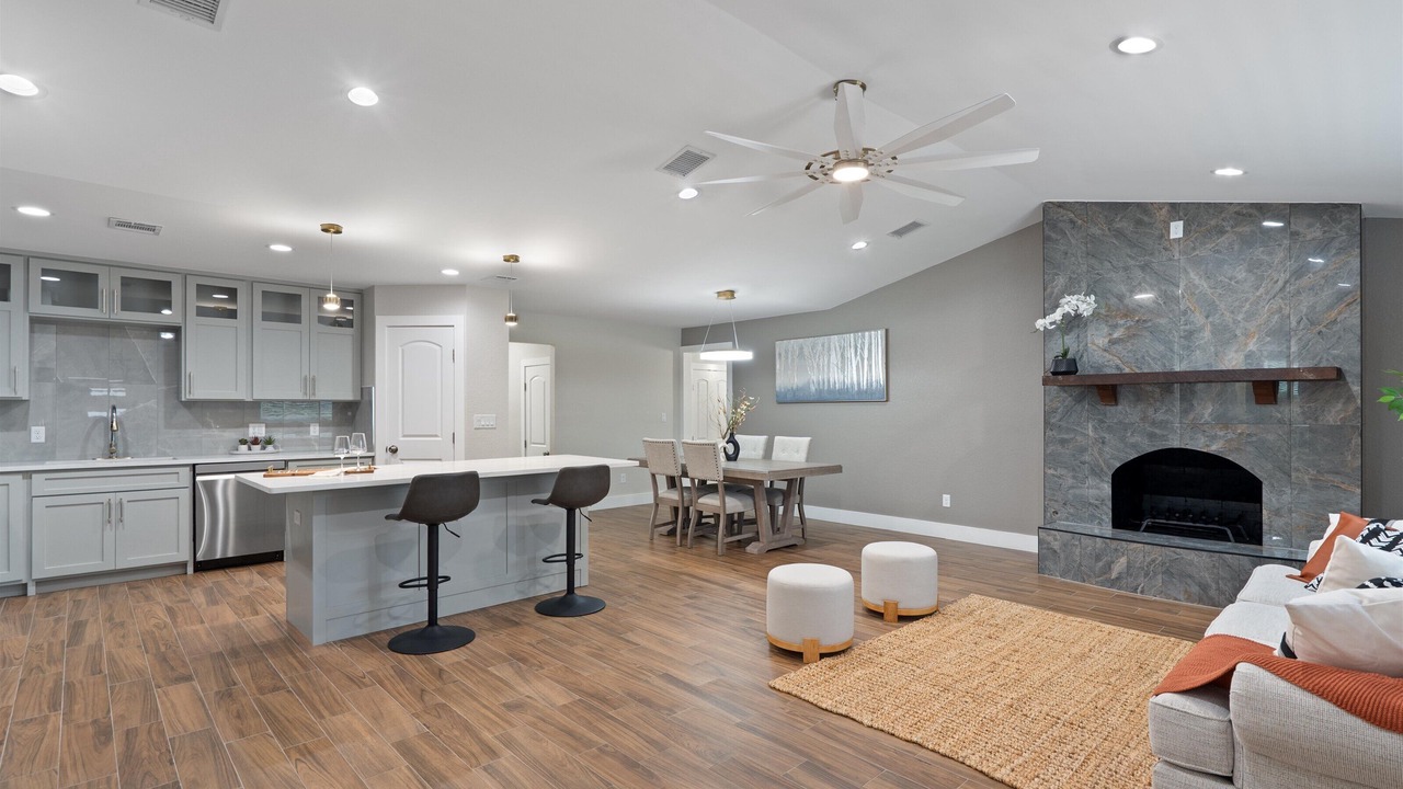 Photo of Livingroom in North Oaks Hillside