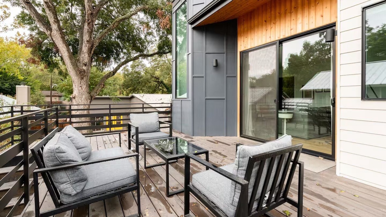 Photo of Patio Balcony in East Cesar Chavez