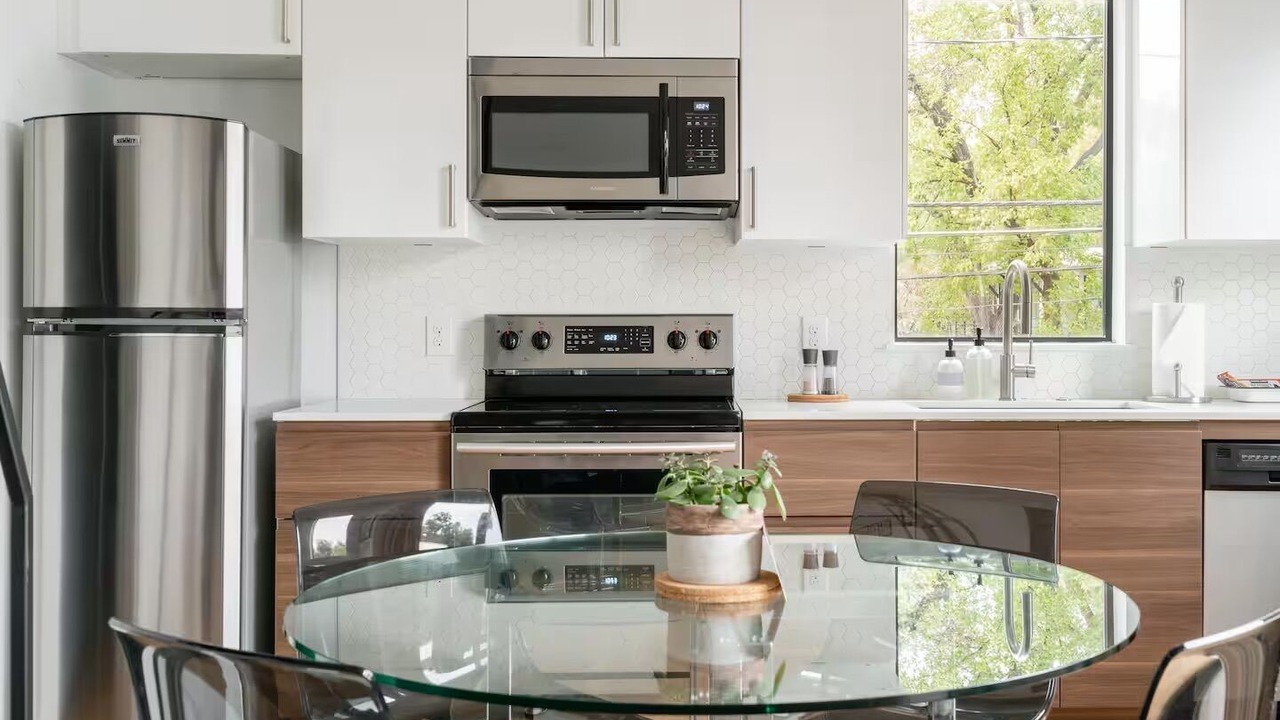 Photo of Kitchen in East Cesar Chavez
