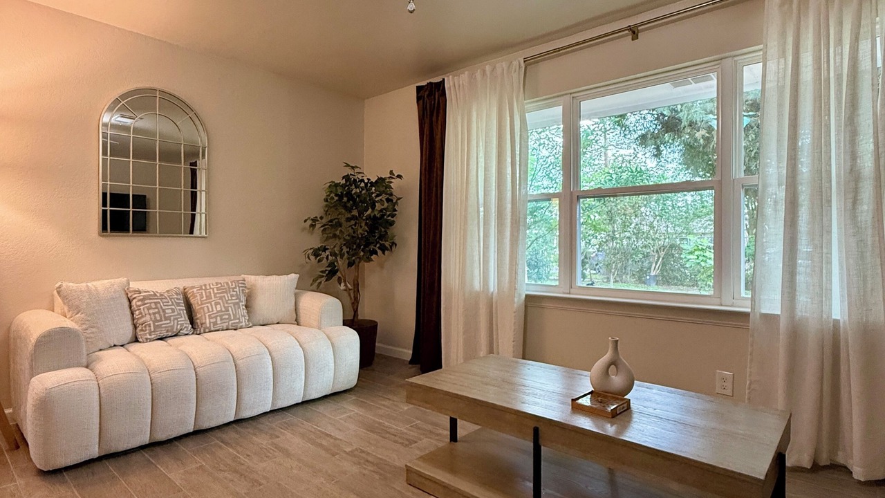 Photo of Livingroom in Southbelt/Ellington