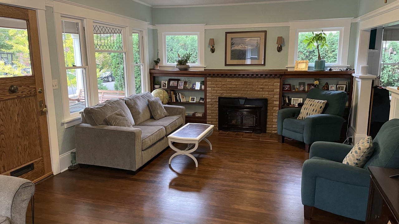 Photo of Livingroom in Sellwood-Moreland