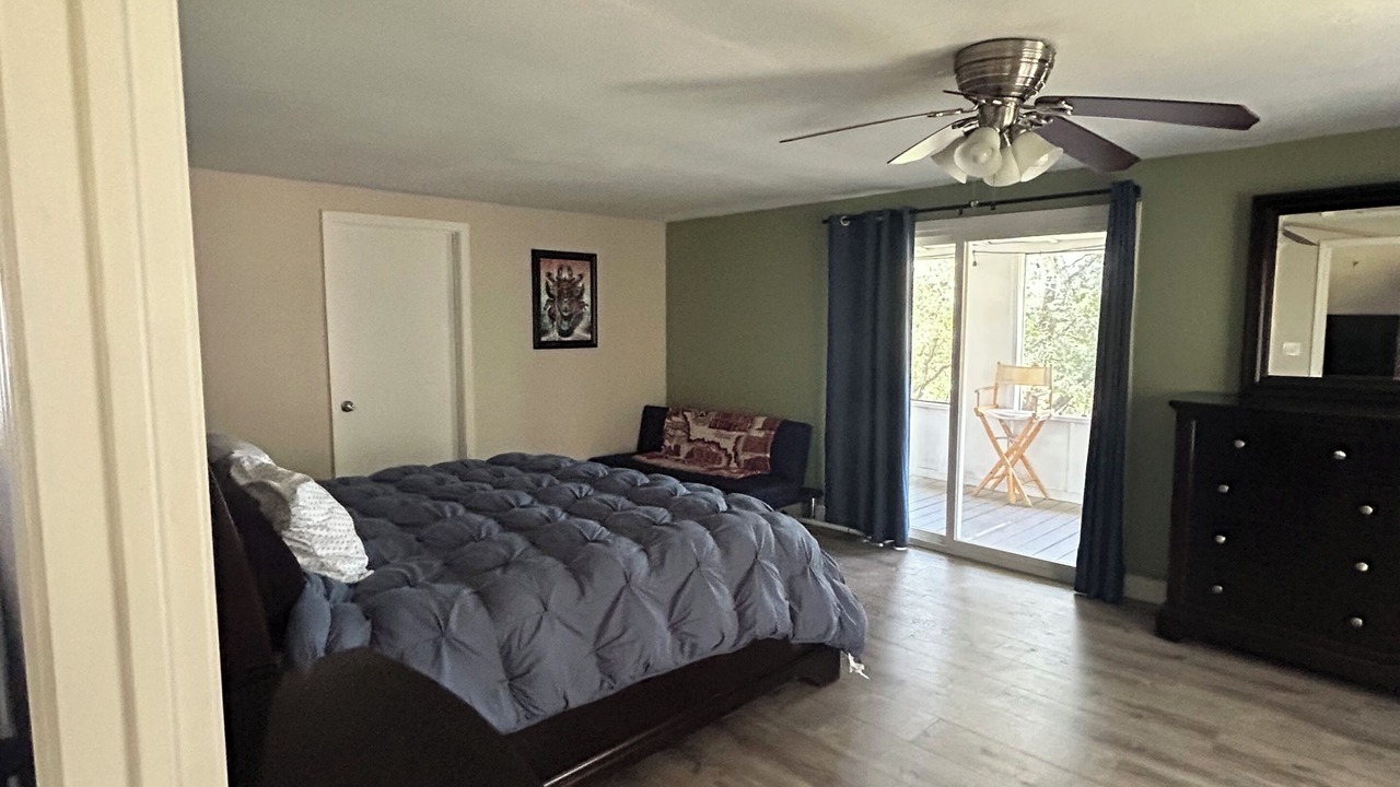 Photo of Bedroom in Lakeway