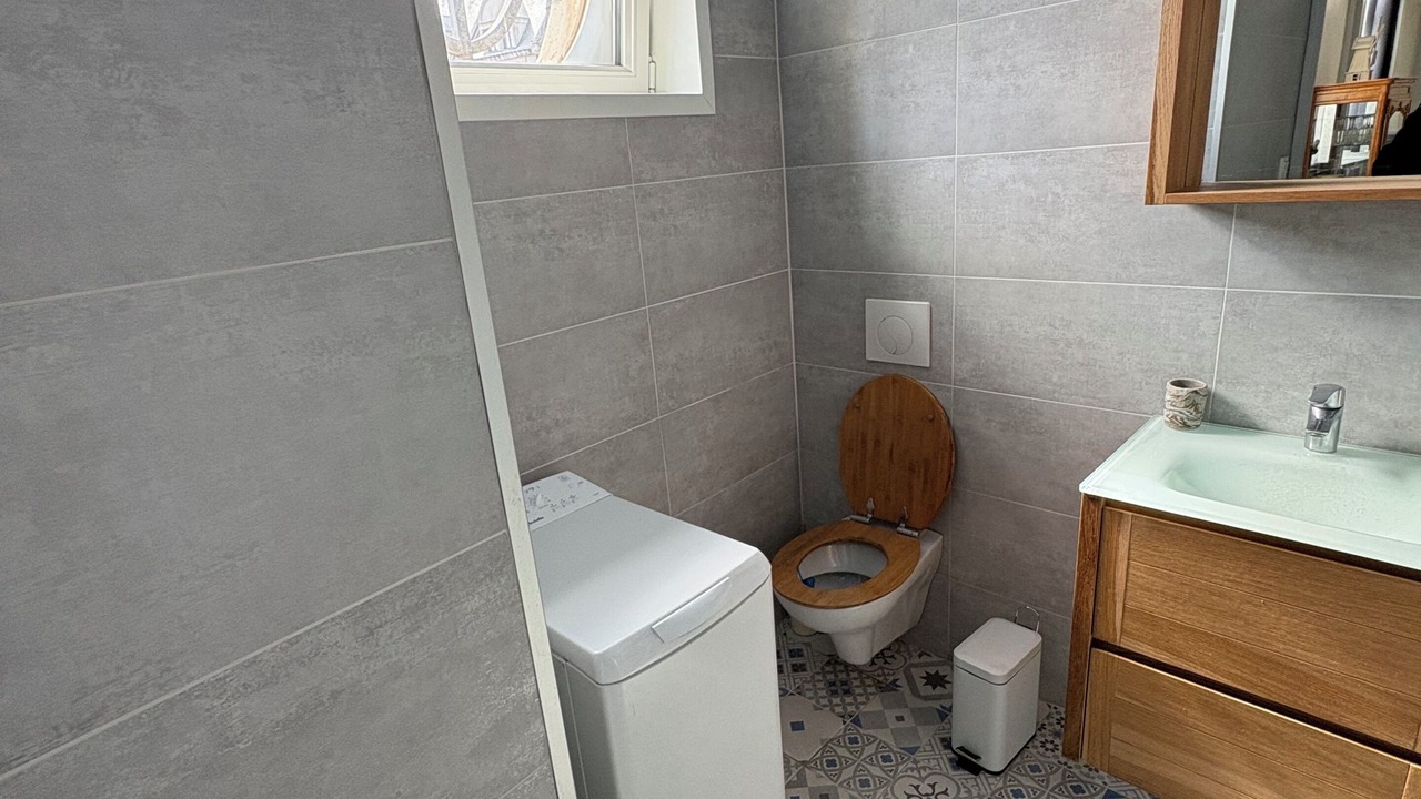 Photo of Bathroom in Abbeville