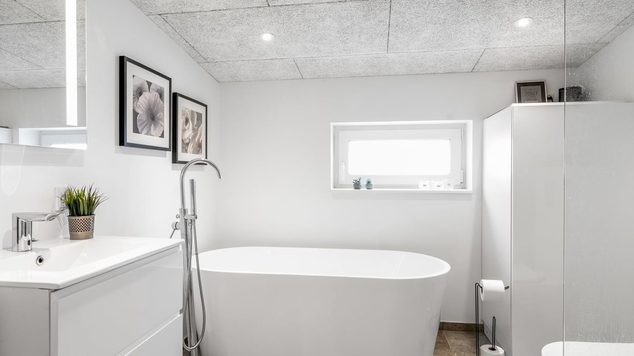 Photo of Bathroom in Hou