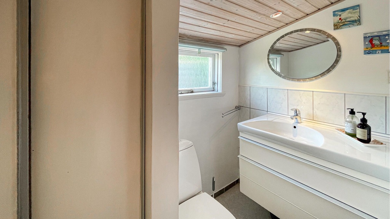 Photo of Bathroom in Karrebksminde