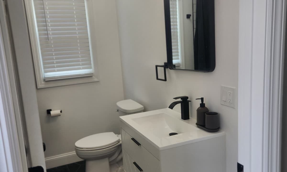 Photo of Bathroom in Teaneck