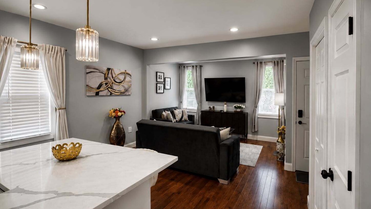Photo of Livingroom in Teaneck