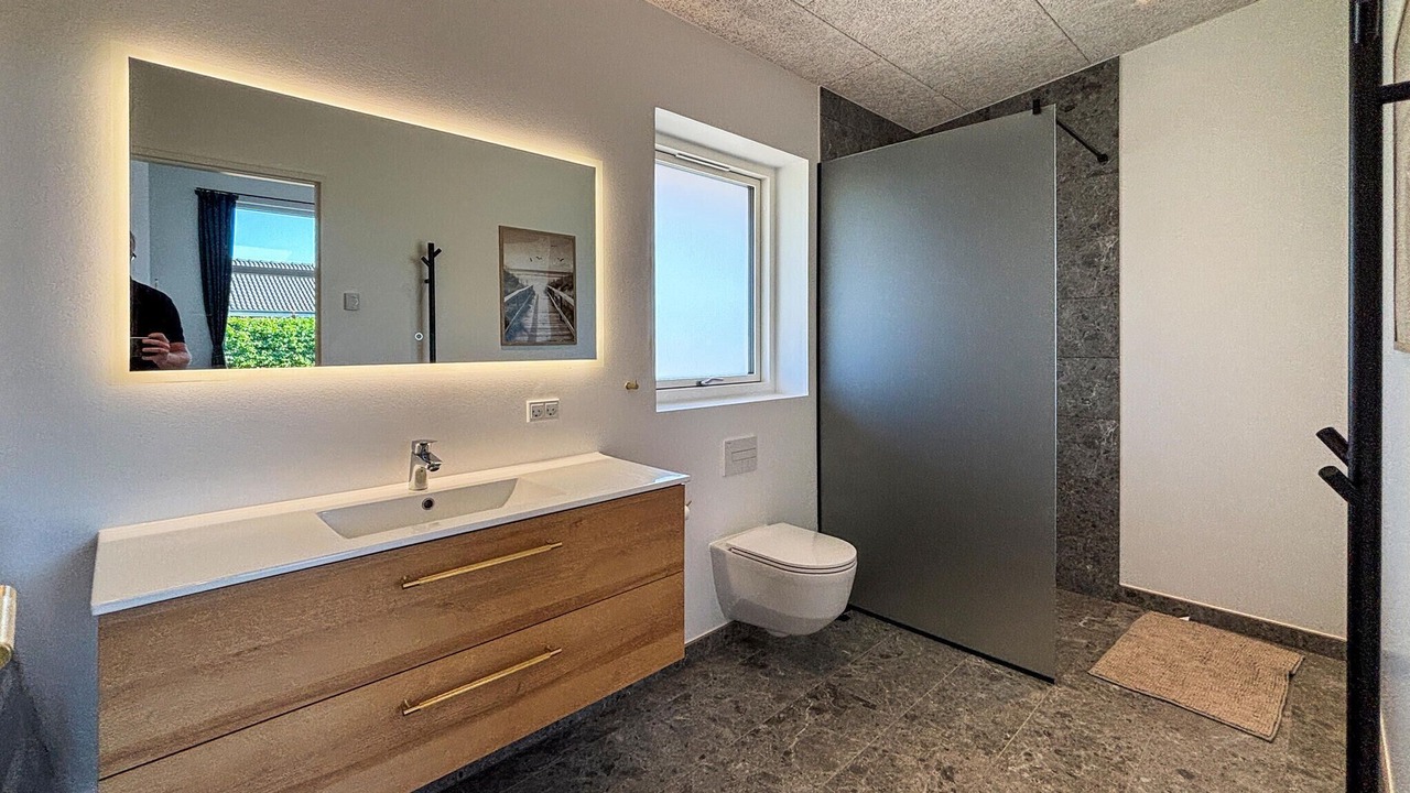 Photo of Bathroom in Flovt Strand