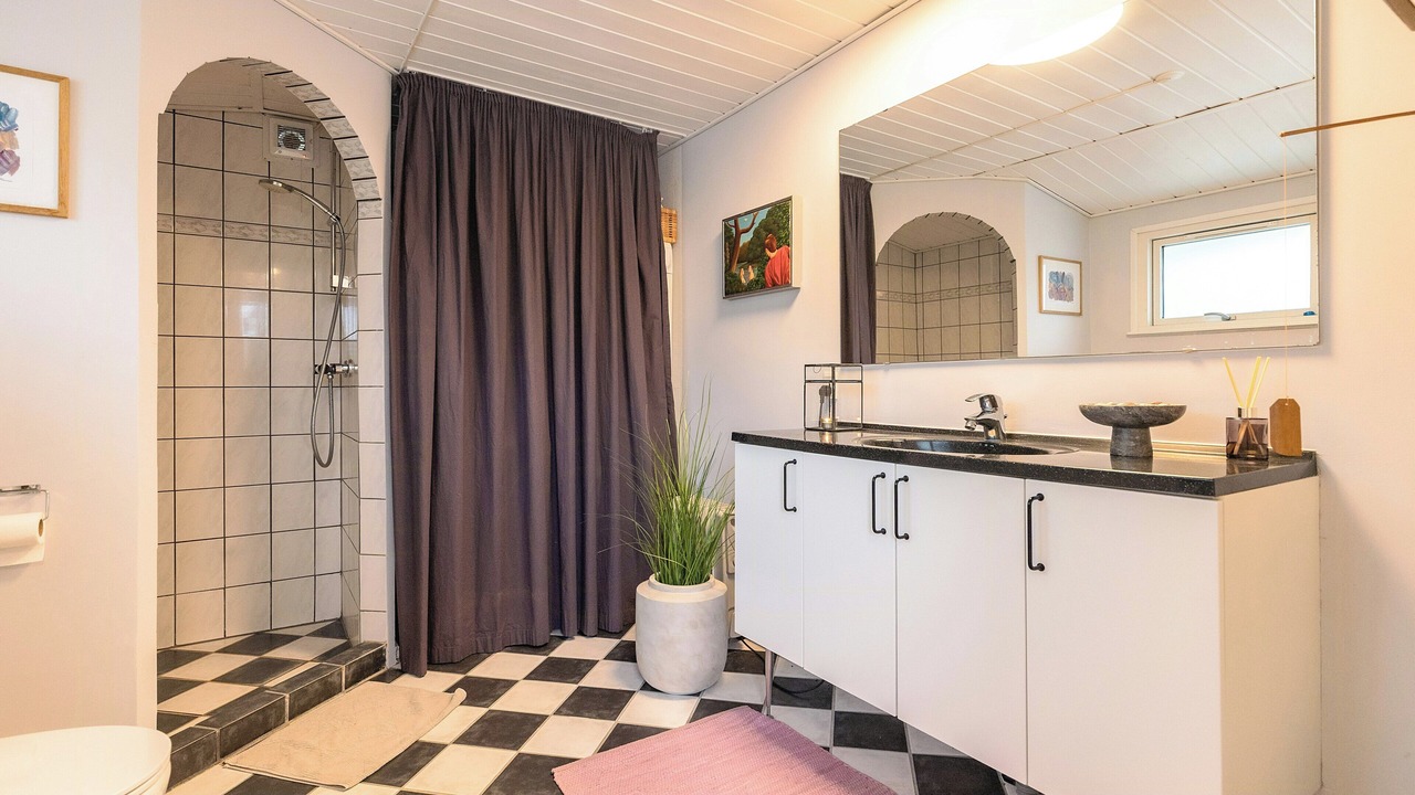 Photo of Bathroom in Karrebksminde