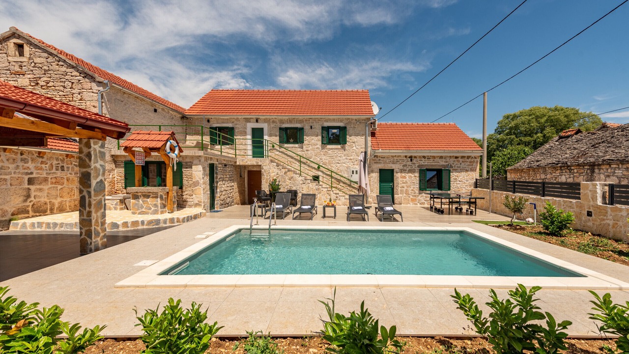 Photo of Outdoor in Oklaj